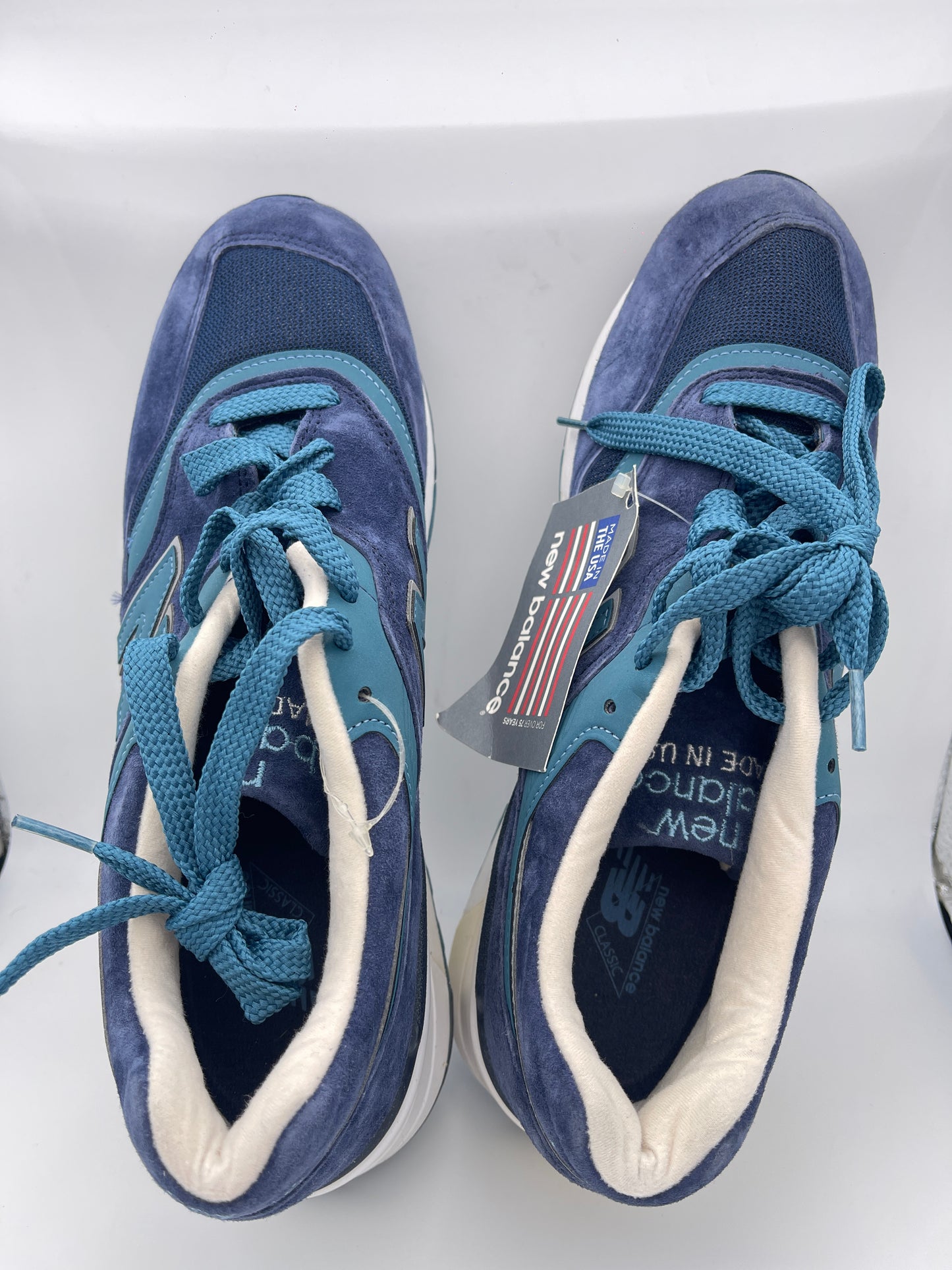 L81100030 รองเท้า ลำลอง ยี่ห้อ NEW BALANCE USA สีฟ้าด้าน